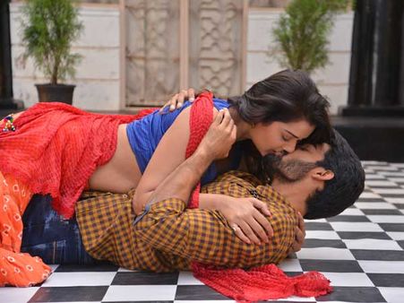 పాయల్‌ను లిప్‌లాక్‌కు ఎలా ఒప్పించామంటే?.. కొందరు మరీ నీచంగా.. కార్తీకేయ