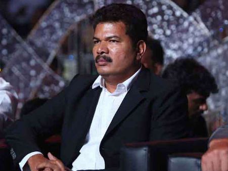 శంకర్ కెరీర్‌లో మరో మైలురాయి.. అసిస్టెంట్లు ఏం చేశారో చూడు..