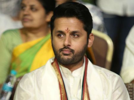 మమ్మీ టెన్షన్ పడకు.. తప్పకుండా పెళ్లి చేసుకుంటా, పెళ్ళికి భయపడింది అందుకే.. నితిన్!