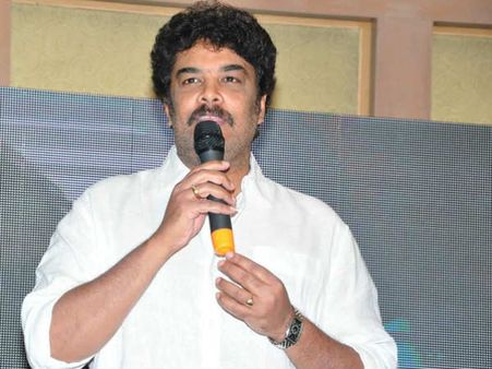 శ్రీరెడ్డి సెక్సువల్ ఆరోపణలపై స్పందించిన ఖుష్బూ భర్త