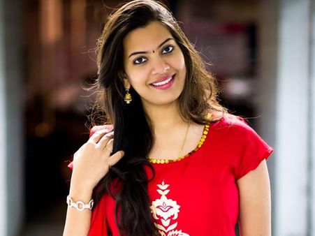 గీతా మాధురికి ముద్దు.. బిగ్‌బాస్‌లో కౌగిలింత మంట.. చెంపలు వాయించారు!