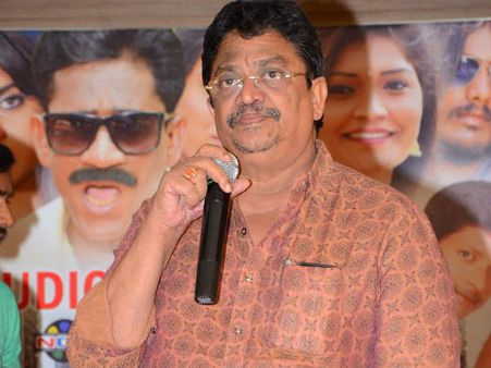 జనం థియేటర్‌కు రావడం లేదు. చాలా బాధగా ఉంది.. సీ కల్యాణ్ ఆవేదన