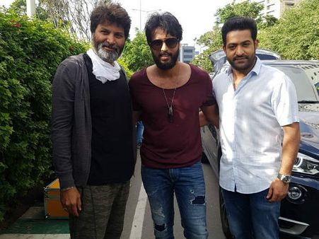 కల నెరవేరింది: త్రివిక్రమ్ ఎన్టీఆర్ సమేత... బాలకృష్ణ!