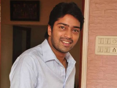 మహేష్ బాబు ‘మహర్షి’లో నరేష్ పాత్ర ఇదేనా? ట్వీట్ ద్వారా లీక్ చేసిన అల్లరోడు!