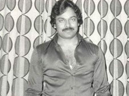 షాంపేన్ పొంగించి.... ఆ రోజుల్లో చిరంజీవి బర్త్ డే పార్టీ ఇలా.. (వైరల్ వీడియో)