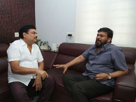 బరువెక్కిన గుండెతో బీఏ రాజుకు చిరంజీవి పరామర్శ