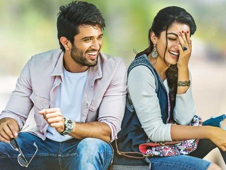 ట్విట్టర్ రివ్యూ: విజయ్ దేవరకొండ, రష్మిక రొమాన్స్ కేక.. గీత గోవిందం ఎలా ఉందంటే!