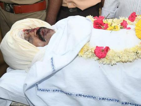 హరికృష్ణ అంత్యక్రియల కార్యక్రమంలో మార్పు.. కుటుంబ సభ్యుల కోరిక మేరకు!