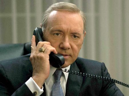 సినిమా ప్లాప్ చేసి... ప్రజలు ఆ హీరోకు బుద్ది చెప్పారా?