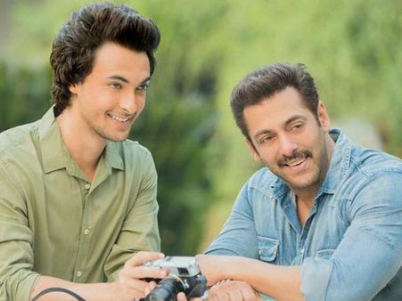 జాతీయ స్థాయిలో ఆ సినిమా గురించి దుమారం.. టైటిల్ మార్చాల్సిందే!