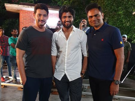 'మహర్షి' సెట్‌లో విజయ్ దేవరకొండ.. అప్పుడు అలా ఇప్పుడు మహేష్‌తో ఇలా!
