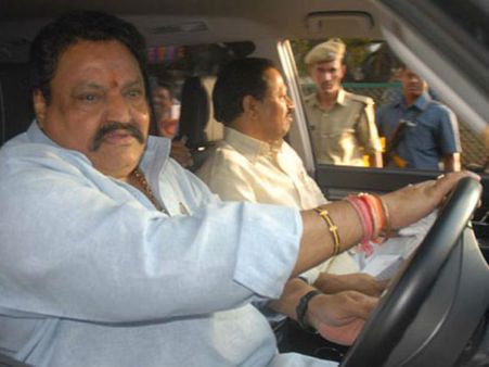 15 రోజుల క్రితమే.. డ్రైవర్‌కు షరతులు పెట్టిన హరికృష్ణ.. అతడు వచ్చి ఉంటే!