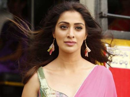 ‘వేర్ ఈజ్ వెంక‌ట‌ల‌క్ష్మి’ గా వస్తున్న లక్ష్మి రాయ్