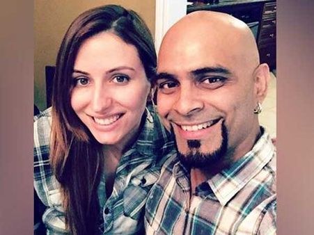 భార్యకు విడాకులు... సింగర్‌ను పెళ్లాడబోతున్న నిర్మాత!