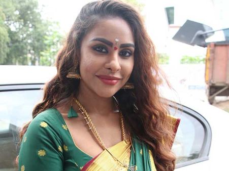 శ్రీరెడ్డి హైదరాబాద్‌కు దూరం కాబోతోందా.. షాకింగ్ డెసిషన్!