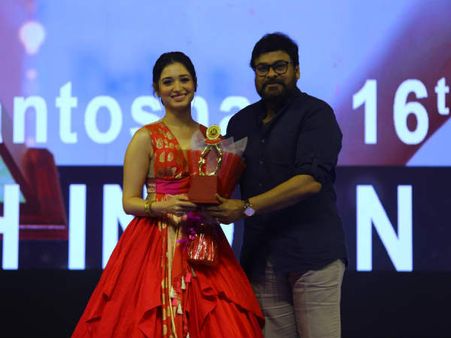 శ్రీదేవి అవార్డు అందుకోవడం బాధగా ఉంది.. తమన్నా