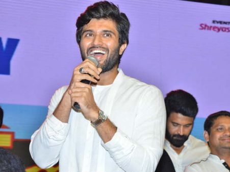 ఇబ్బందిగా మారింది, ఈ సినిమా చేసేవాడిని కాదేమో?: విజయ్ దేవరకొండ