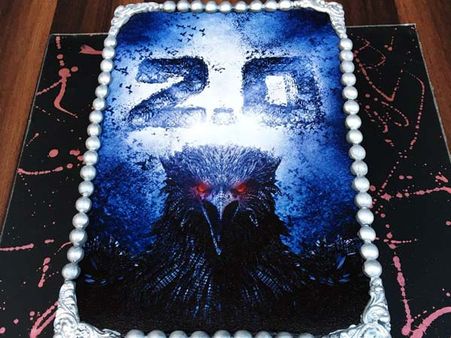 మనుషుల్లారా జాగ్రత్త.. బాలీవడ్ గోల్డ్ రాక్షస గద్ద అవుతున్నాడు!