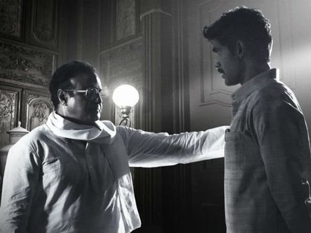 చంద్రబాబు భుజం తడుతూ ఎన్టీఆర్.. బాలయ్య, రానా జీవించారుగా!