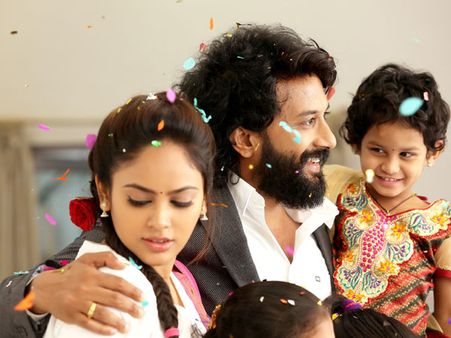 బ్ల‌ఫ్ మాస్ట‌ర్‌.. నాలుగు గోడ‌ల మ‌ధ్య రాసిన క‌థ కాదు.. సమాజంలో వాస్తవం!