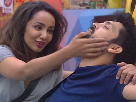 సామ్రాట్ కంటే.. తేజస్వికే ఎక్కువ ఎఫెక్ట్.. డిప్రెషన్‌లోకి వెళ్లాడు.. అఫైర్లు నిజమే!