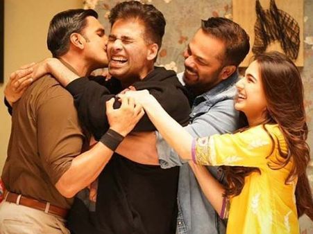 బుగ్గ కొరికి చంపేసేంత పని చేశాడు.. రణ్‌వీర్‌ సింగ్ గురించి కరణ్ జోహర్