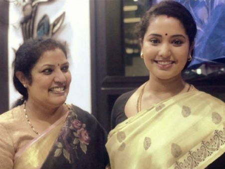 ఎన్టీఆర్ బయోపిక్: ఎన్టీఆర్ కూతురు పురంధరేశ్వరి పాత్రలో ఈవిడేనా?