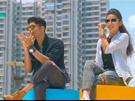 ఈ పిల్ల మామూలు కాదుగా.. స్టెప్పులతో మతిపోగొడుతున్న ప్రియా వారియర్!