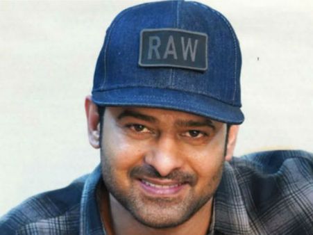 మూడు భాషల్లో ప్రభాస్ కొత్త చిత్రం: అఫీషియల్‌గా ప్రకటించిన యంగ్ రెబల్ స్టార్!