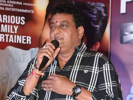 మారుతితో పనిచేస్తే చేతిలో డెబిట్ కార్డు ఉన్నట్టే.. ఫ్యామిలీలు నిలబడుతాయి.. ఫృథ్వీ ఎమోషనల్