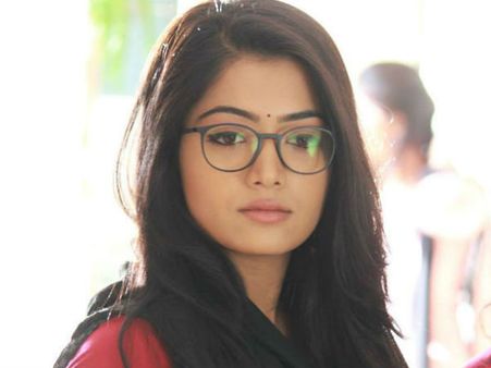 రూమర్లను నమ్మొద్దు.. రష్మిక.. బ్రేకప్ తర్వాత మీడియా ముందుకు!