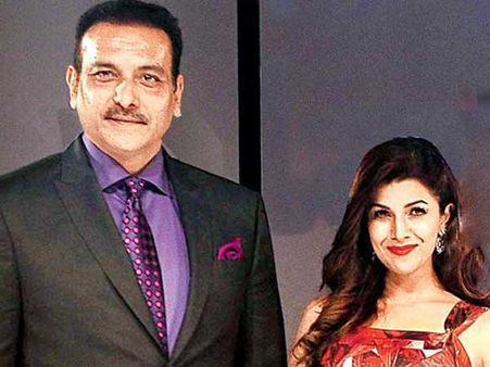 బాలీవుడ్ హీరోయిన్‌తో రవిశాస్త్రి డేటింగ్.. సైఫ్ మాజీతో అఫైర్.. భార్యకు గుడ్‌బై చెప్పి..