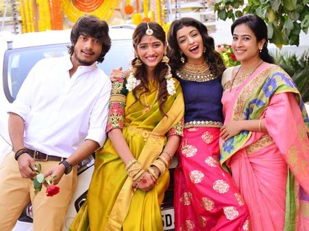 ఒక పెళ్లి ఇంటిలో రెండు ప్రేమ‌క‌థ‌లు.. `శుభ‌లేఖ‌+లు` రిలీజ్‌కు రెడీ