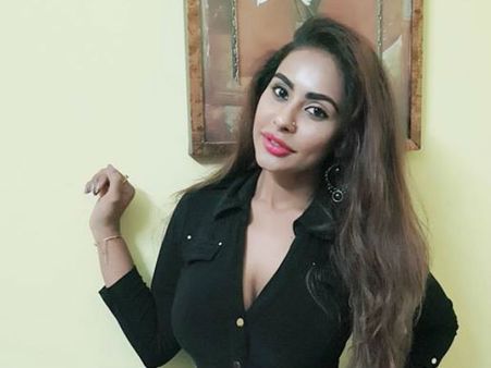 సీక్రెట్ ప్లేస్‌లో శ్రీరెడ్డి టాటూ.. పిచ్చిగా కామెంట్ చేస్తే ఇరుగదీస్తా.. అదే నాకు శిక్ష!