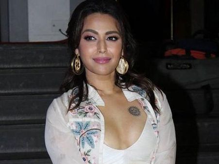 గే సెక్స్‌పై సుప్రీం తీర్పు.. థాంక్యూ చెప్పిన స్వర భాస్కర్, సెలెబ్రిటీల రెస్పాన్స్!