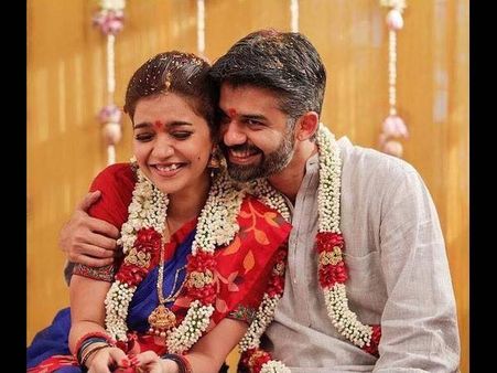 బాయ్‌ఫ్రెండ్‌ను పెళ్లాడిన స్వాతిరెడ్డి.. వరుడు ఎవరంటే..