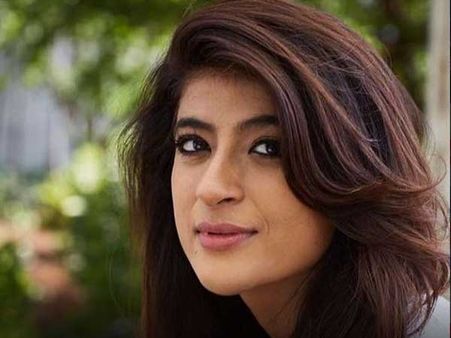 ప్రముఖ హీరో భార్యకు క్యాన్సర్.. మృత్యువును ఎదిరిస్తూ..