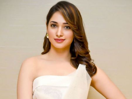 బాహుబలి 3 ఆగిపోవడానికి కారణాలు చెప్పిన తమన్నా.. ప్రారంభమై ఉంటే!