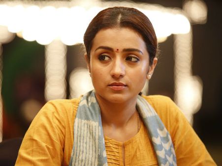 త్రిషకు భాద్యత లేదా.. తీవ్రమైన వివాదంగా మారుతున్న ముద్దు ముచ్చట్లు!