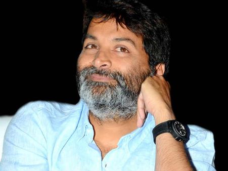 త్రివిక్రమ్ నుంచి బొమ్మరిల్లు భాస్కర్ వరకు అంతా అతడి కోసమే!