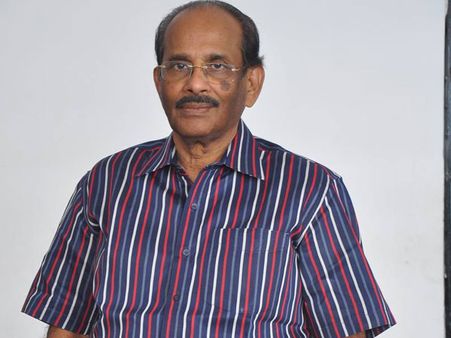 విజయేంద్ర ప్రసాద్ కథకు తూట్లు.. చేతులెత్తేసిన క్రిష్.. 20 కోట్లు బొక్క!