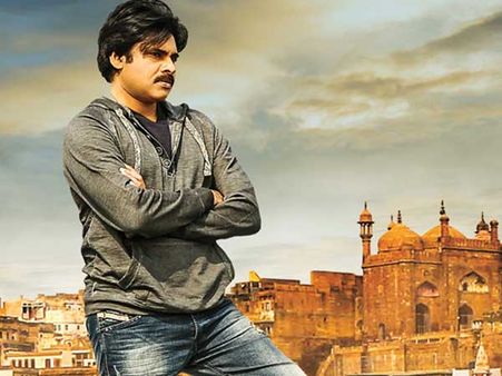 బ్రేకింగ్ న్యూస్?... మెగా బడ్జెట్ మూవీకి సైన్ చేసిన పవన్ కళ్యాణ్!