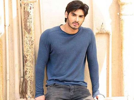 టాలీవుడ్ సూపర్ హిట్ సినిమా రీమేక్.. హీరోగా దిగ్గజ నటుడి కొడుకు!