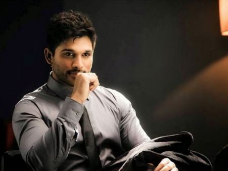 బన్నీ వేగానికి పిచ్చెక్కిపోయింది.. ఖాళీగా ఎక్కడున్నాడు, హీరోయిన్ పక్కన ఆ ఫోజు చూడండి!