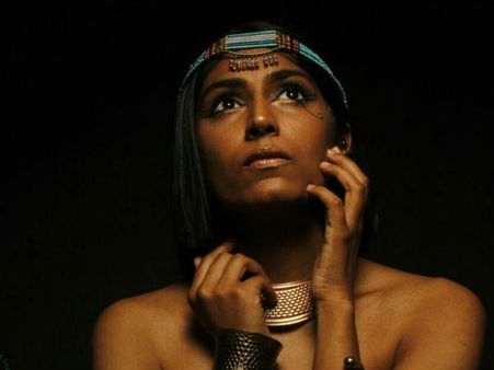 #మీటూ ఉద్యమంలో మరో షాక్: నటిపై మరో నటి లైంగిక వేధింపులు