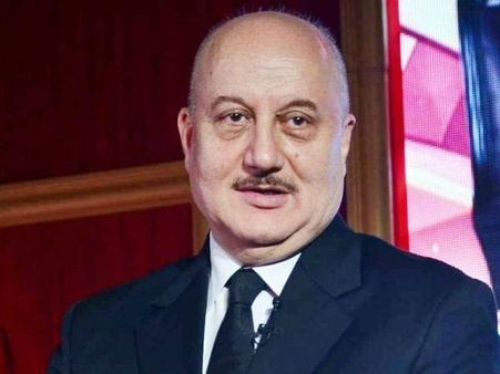 షాకిచ్చిన అనుపమ్ ఖేర్.. ఏడాదిలోపే తప్పుకొని..