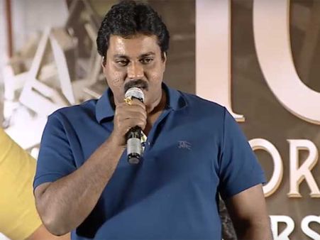 ఎంత ఫ్రెండ్ అయినా పబ్లిగ్గా ఇలానా? త్రివిక్రమ్ గురించి సునీల్ ఓవర్ స్పీచ్!