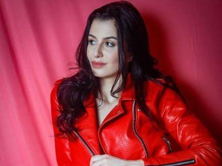 ఆమెకు విడాకులిచ్చి మరో మోడల్‌తో.. పబ్లిక్‌గా చెప్పేసిన స్టార్ హీరో తమ్ముడు!