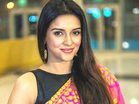 హీరోయిన్ అసిన్ ఏం చేస్తోందో తెలుసా? ఈ ఫోటోలతో సర్‌ప్రైజ్