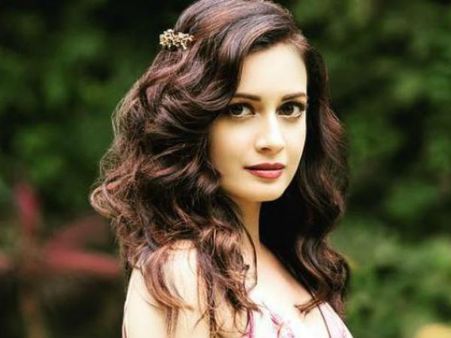 ఆ డైరెక్టర్‌కు అమ్మాయిల పిచ్చి.. హీరోయిన్లతో చెత్త ప్రవర్తన.. సిగ్గుచేటు.. దియా మిర్జా